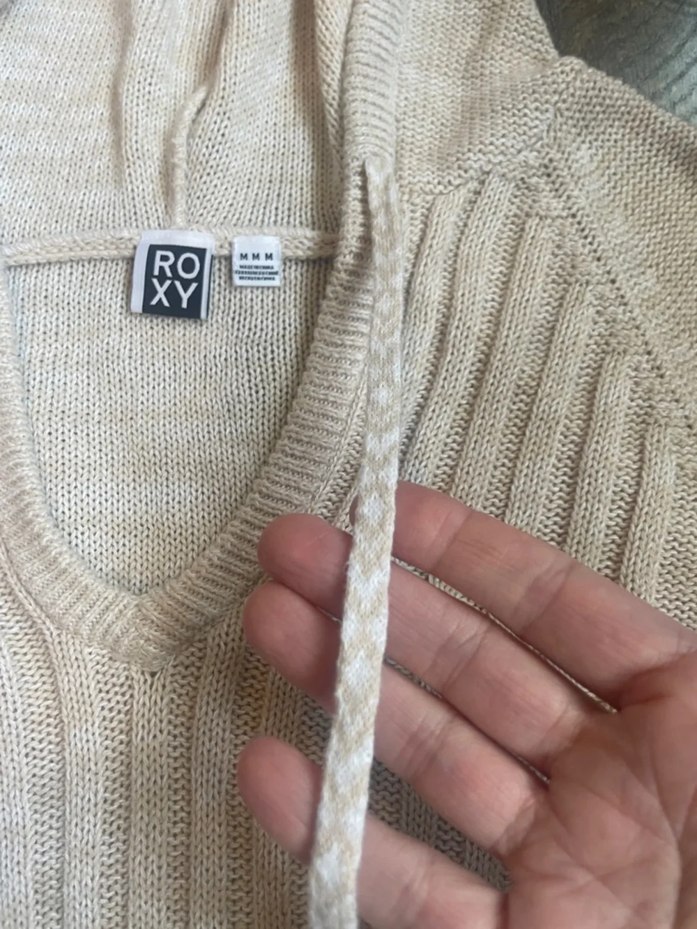 Roxy V-Neck Hoodie‎ Sweater in Light Beige Size Medium